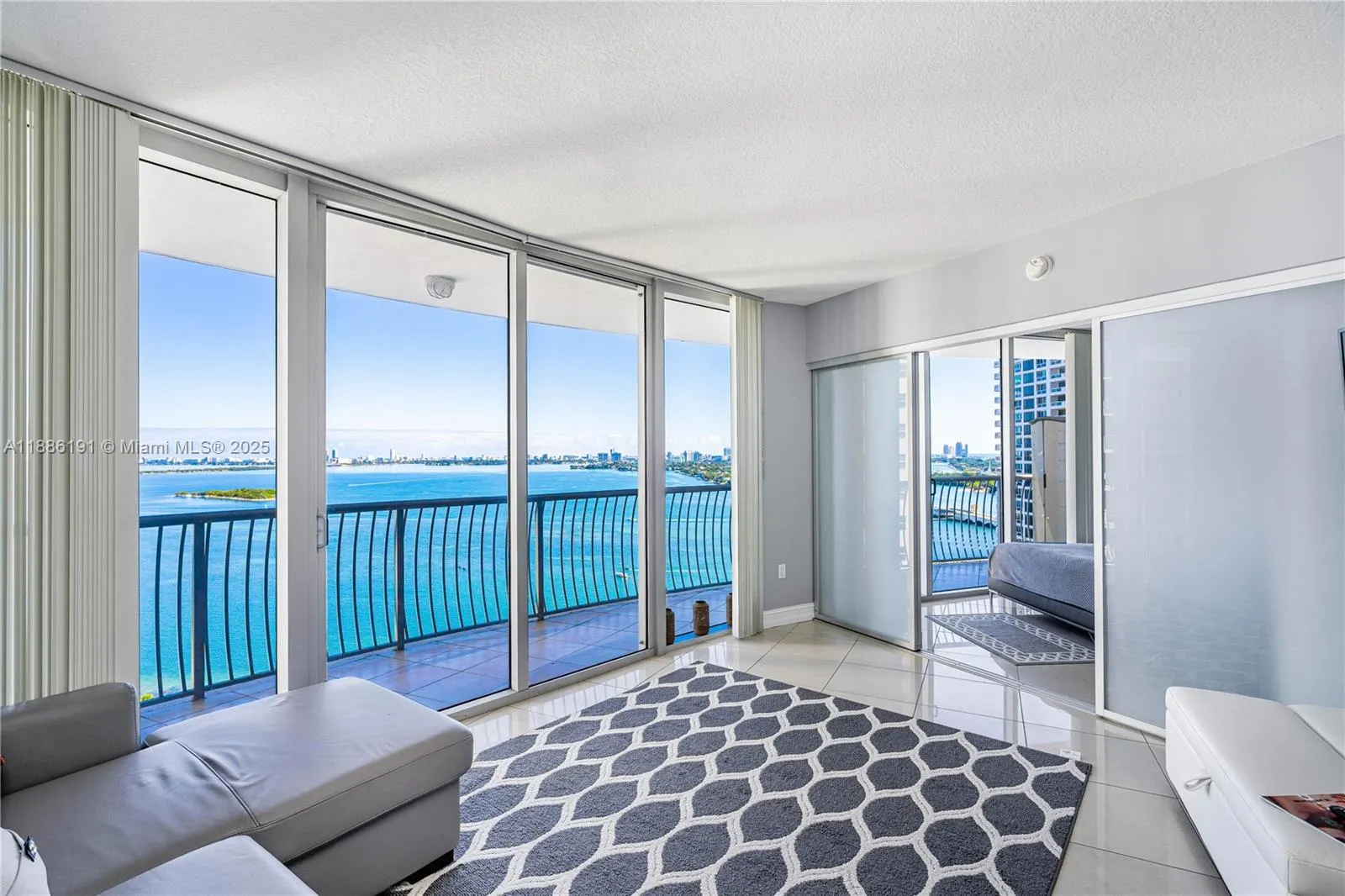 1750 N Bayshore Dr, #2301