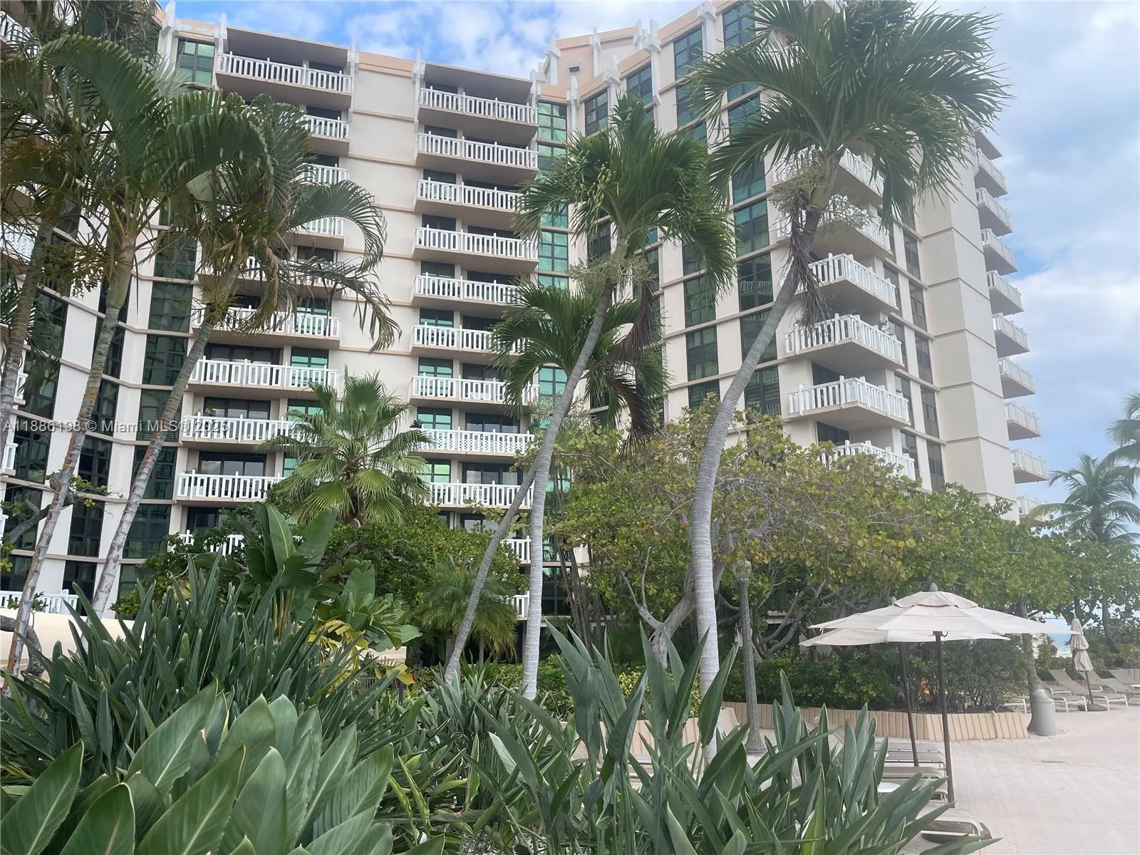 1121 Crandon Blvd, #D404