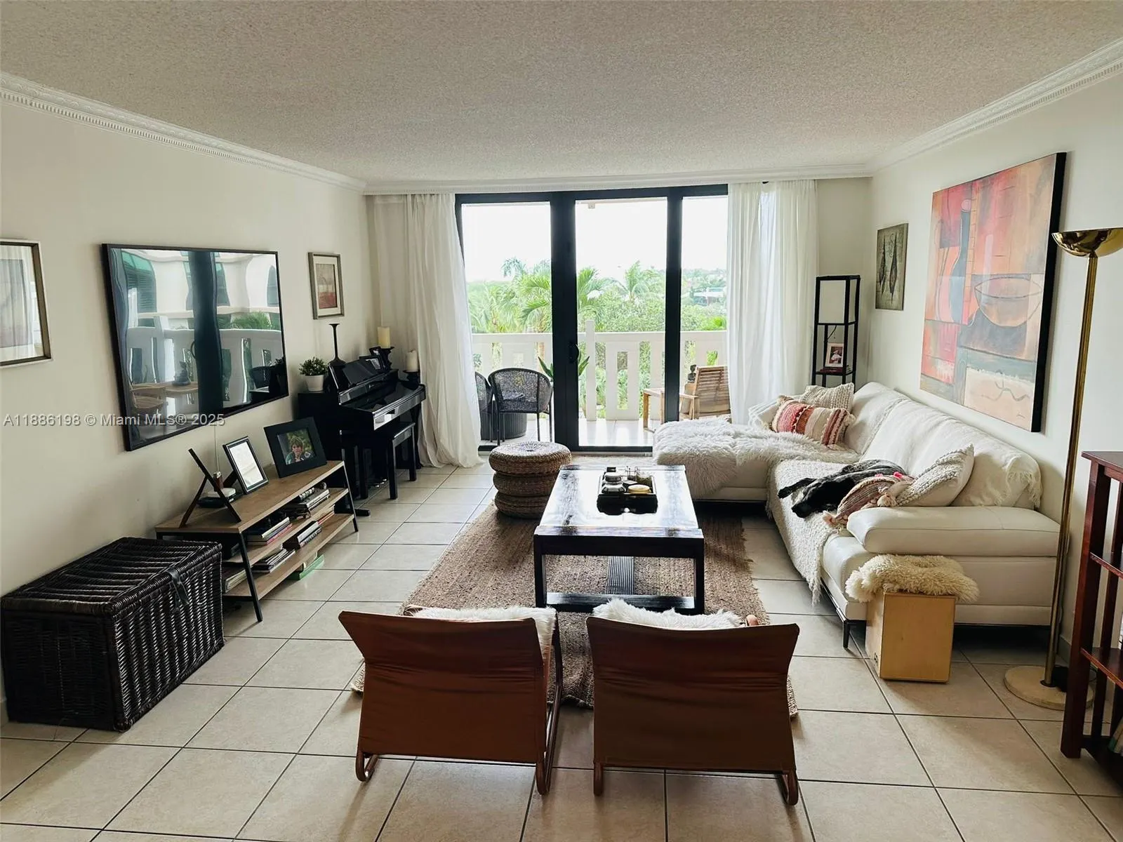 1121 Crandon Blvd, #D404
