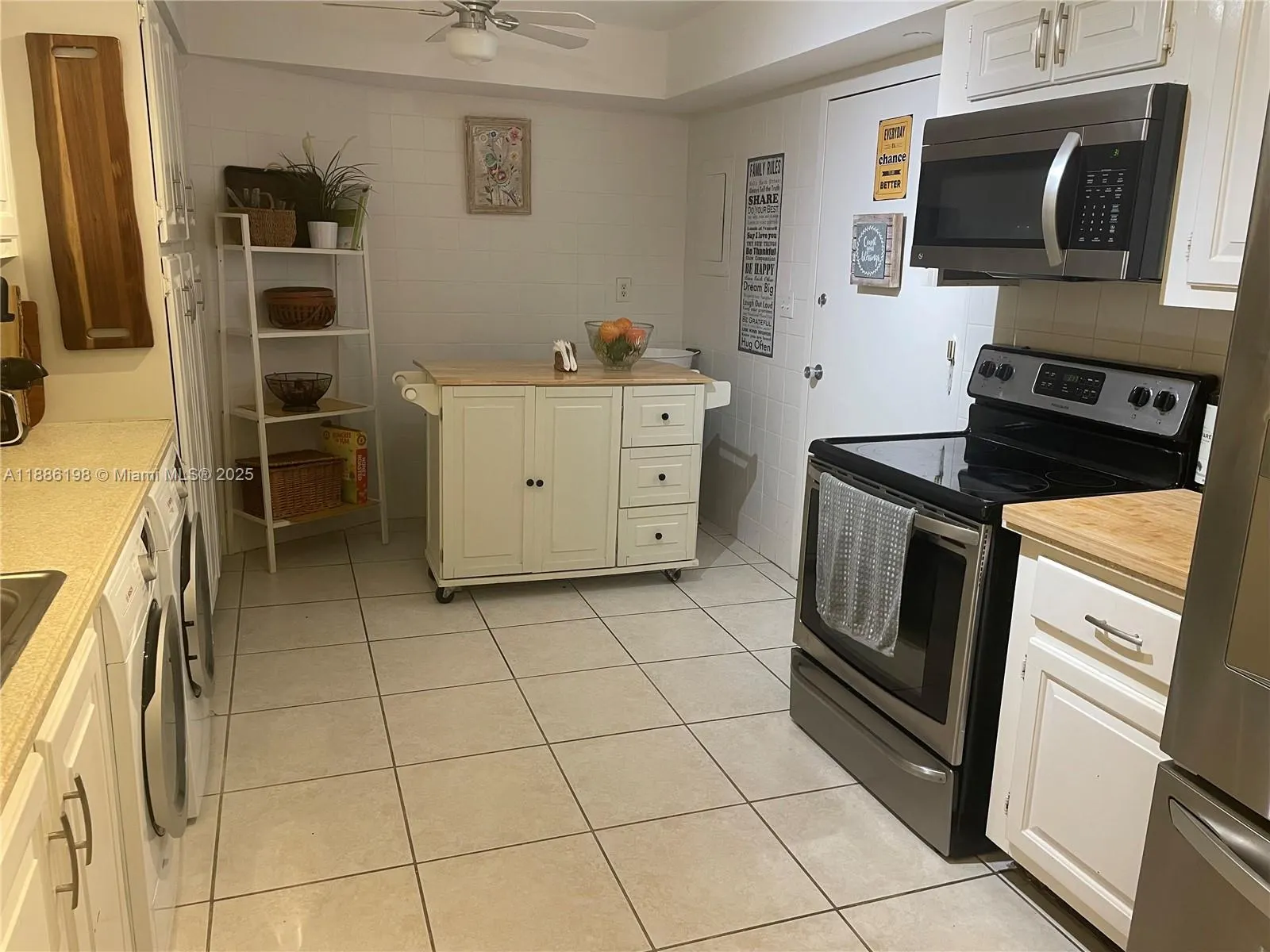 1121 Crandon Blvd, #D404