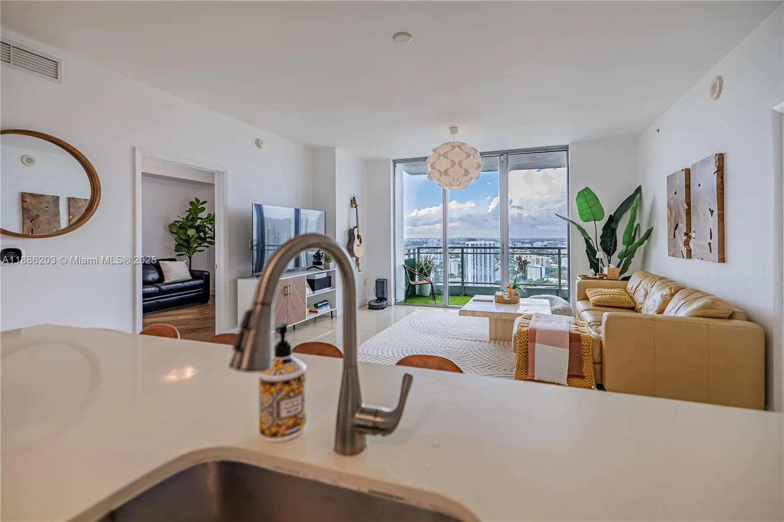 90 SW 3rd St, #3705