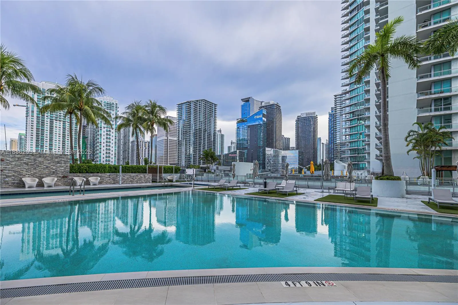 90 SW 3rd St, #3705