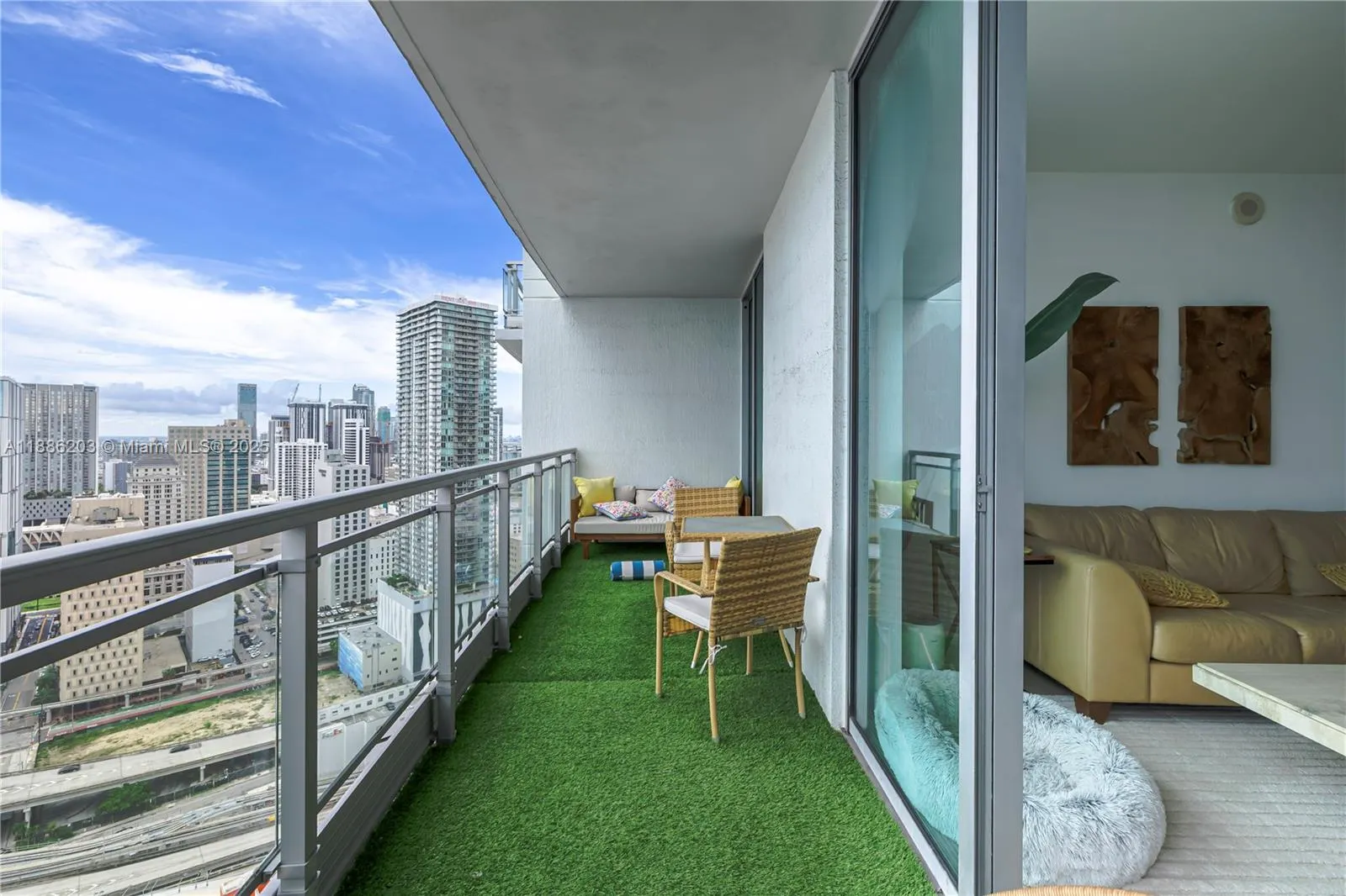 90 SW 3rd St, #3705