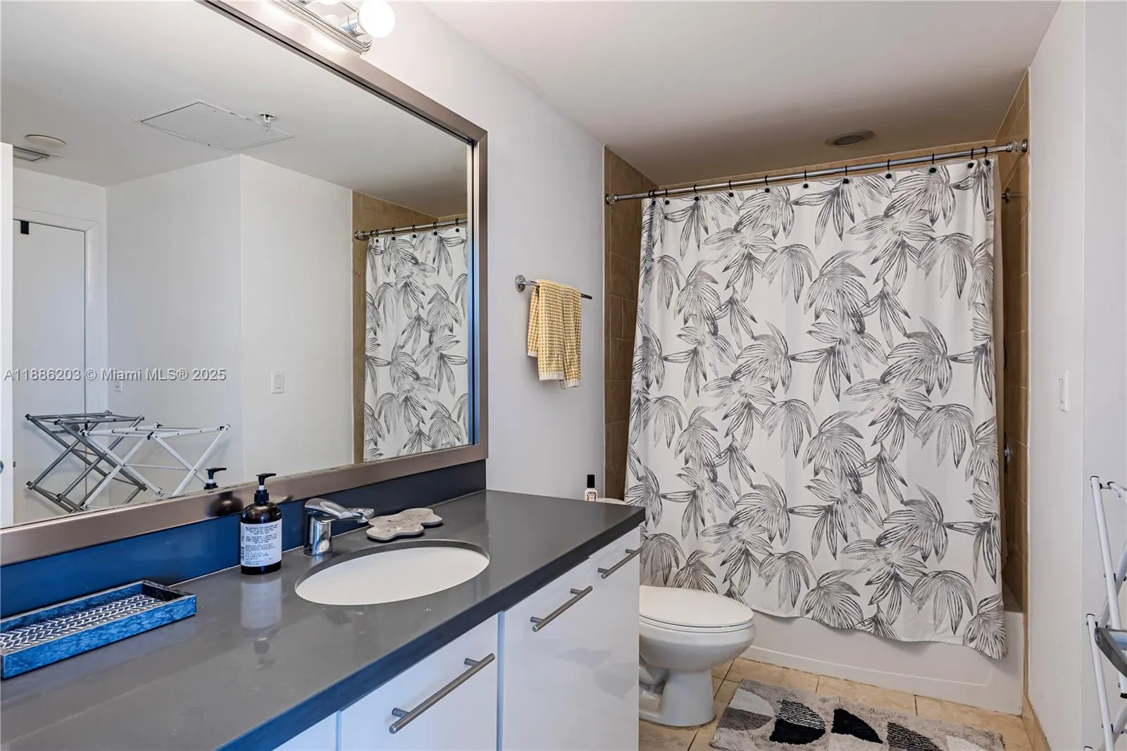 90 SW 3rd St, #3705