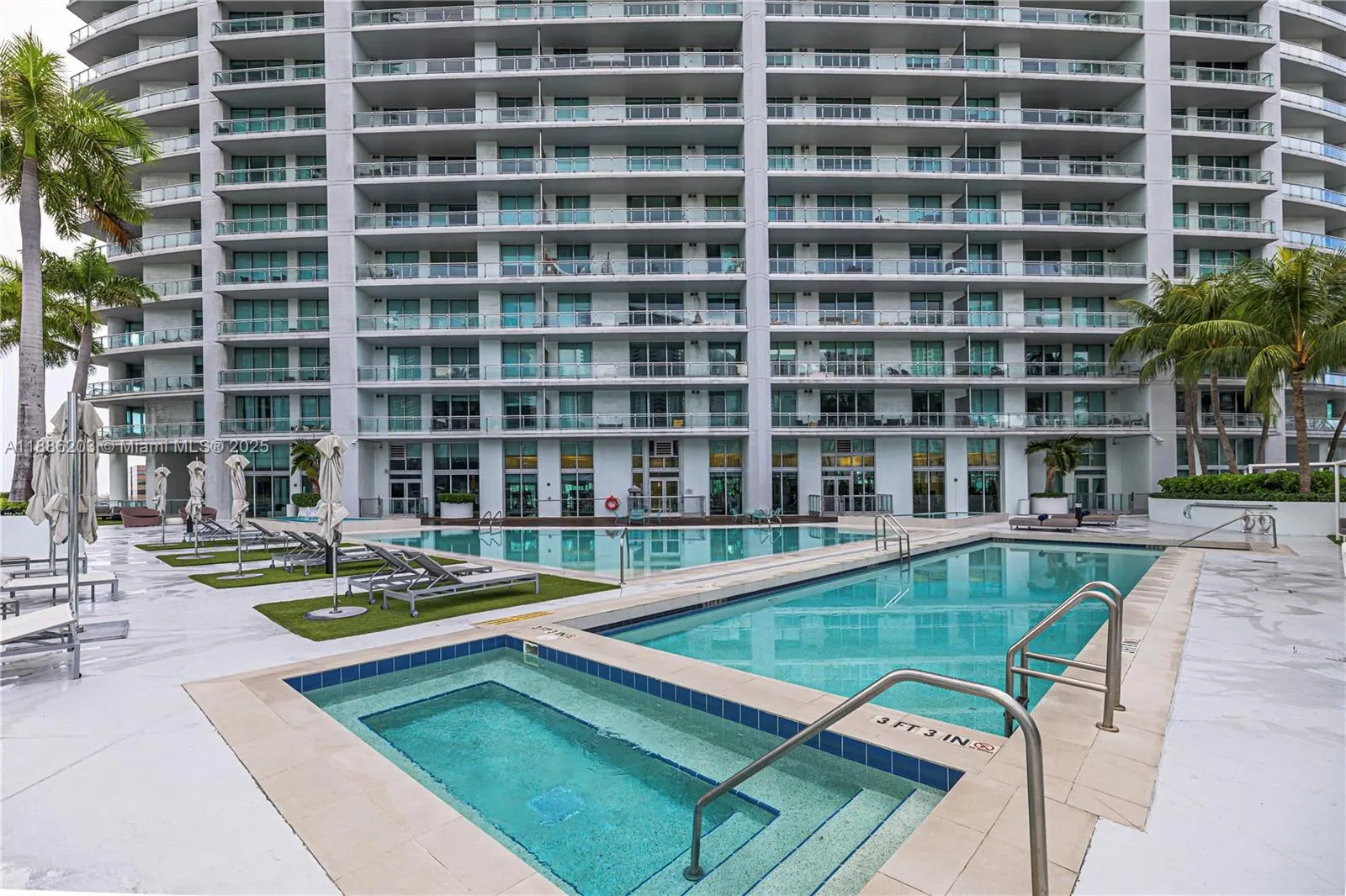 90 SW 3rd St, #3705
