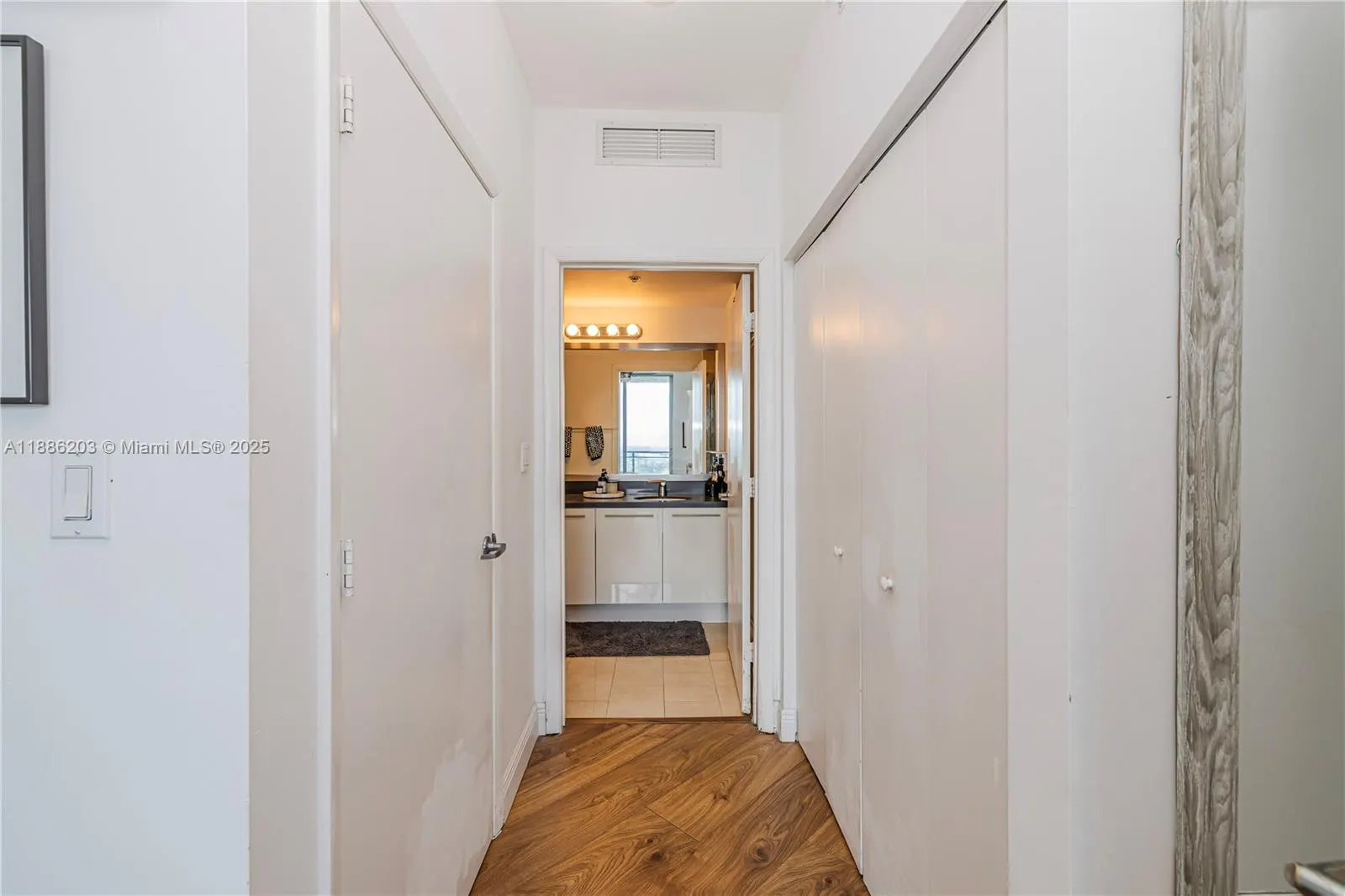 90 SW 3rd St, #3705