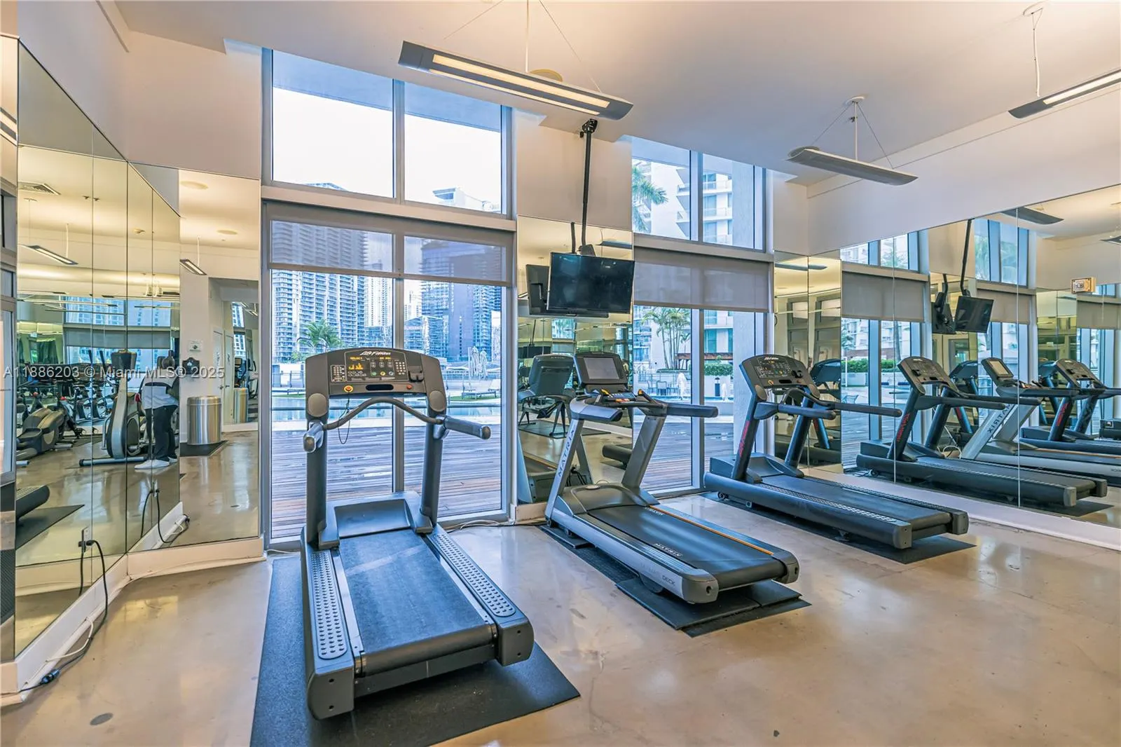 90 SW 3rd St, #3705