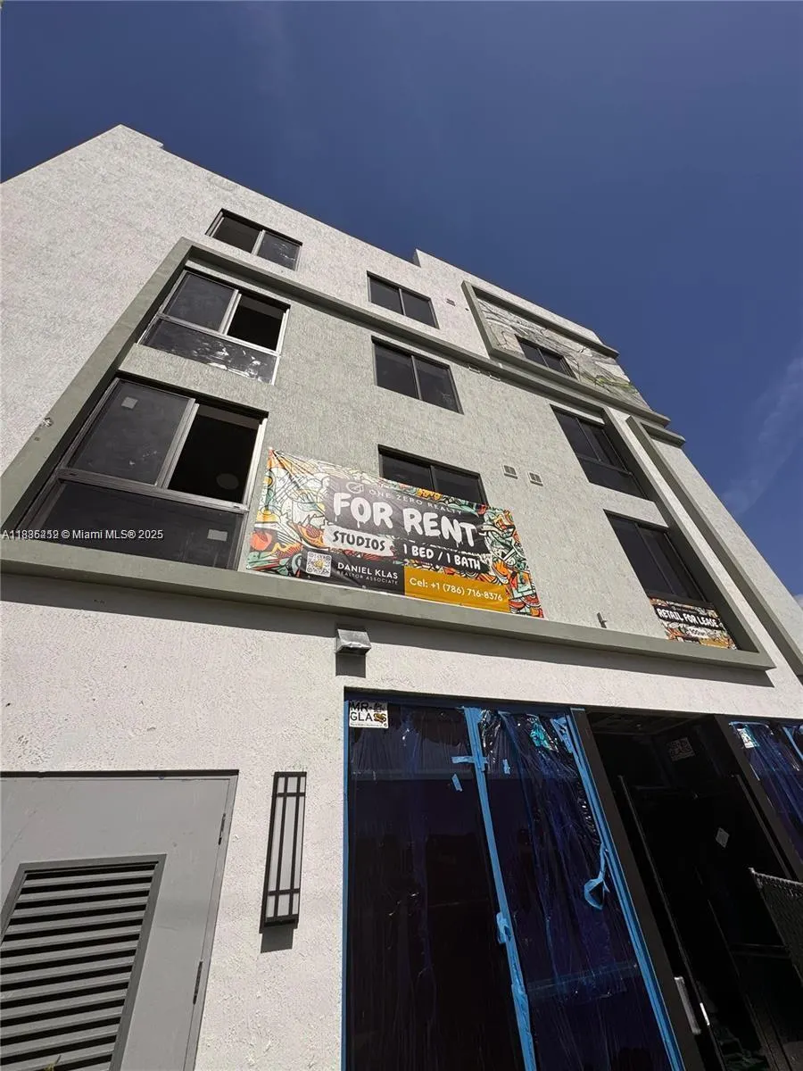 3422 NW 5th Ave, #206
