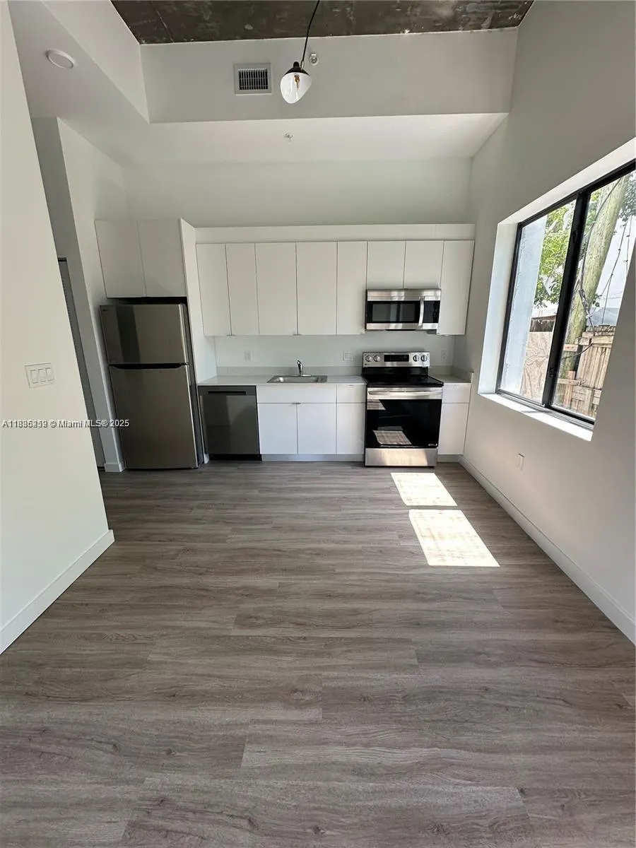 3422 NW 5th Ave, #206