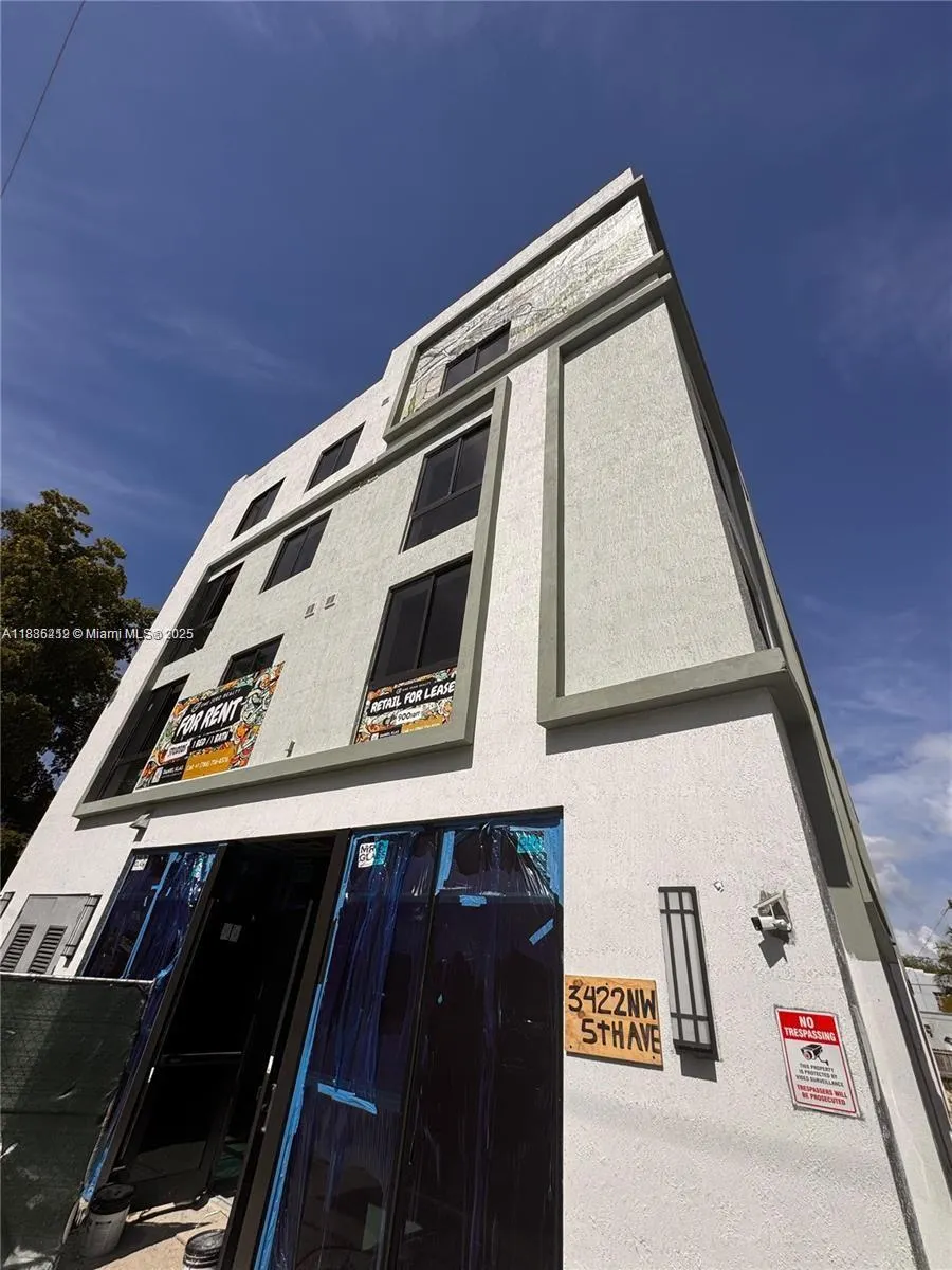 3422 NW 5th Ave, #206