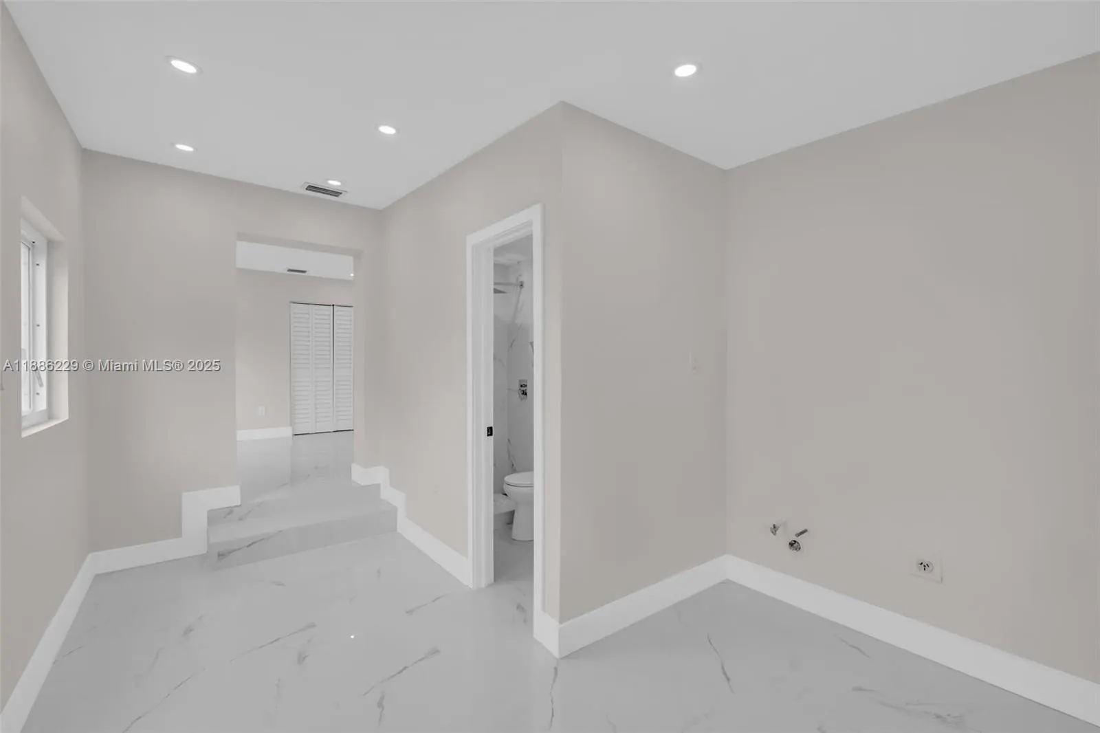 10321 NW 32nd Pl