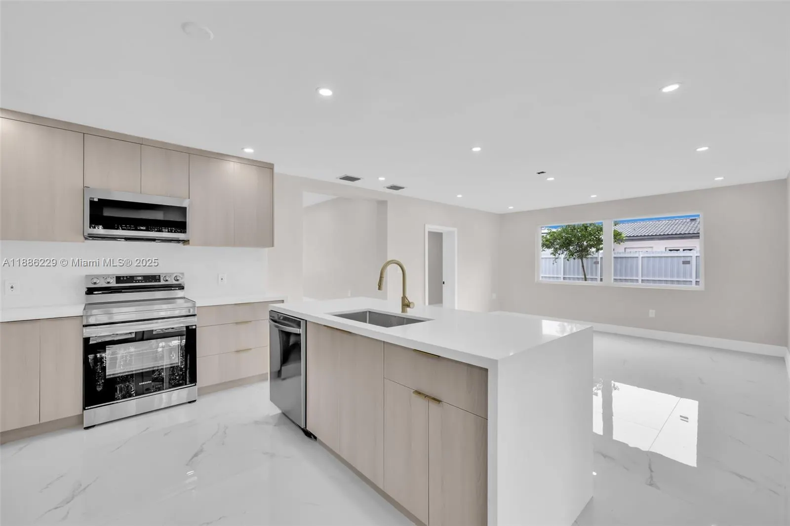 10321 NW 32nd Pl