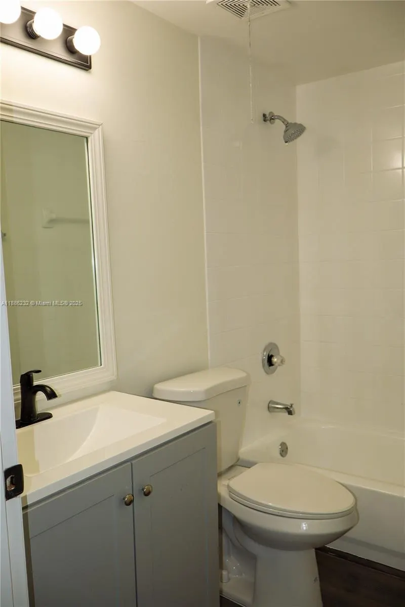 711 SW 148th Ave, #412