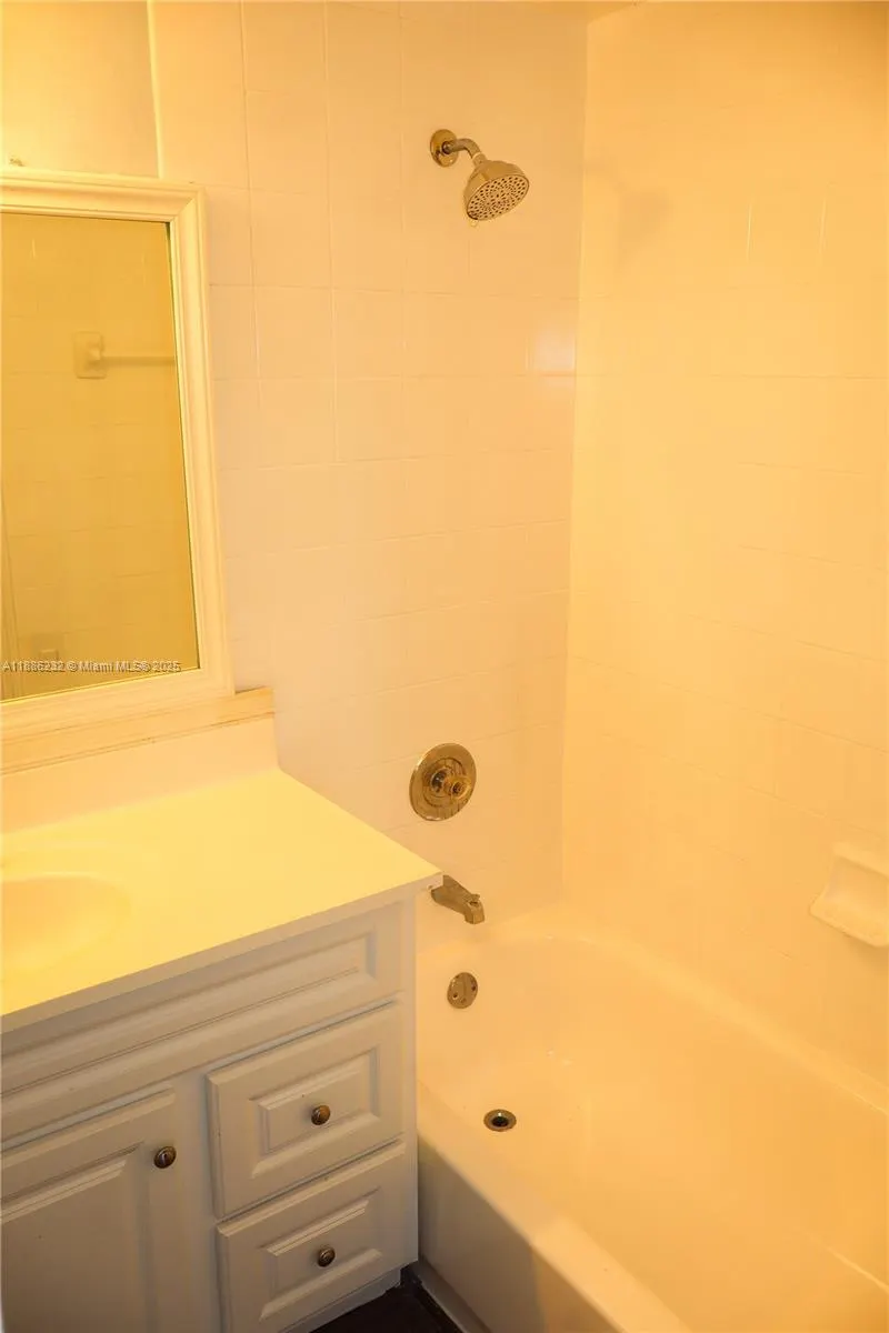 711 SW 148th Ave, #412