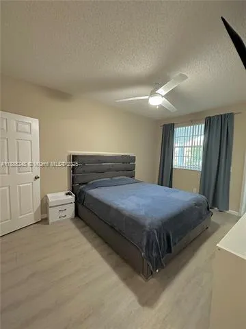 3155 NE 184th St, #8201