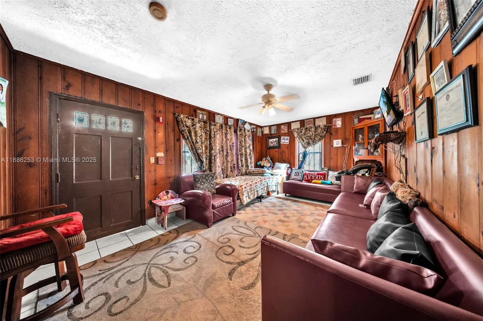 140 NW 49th St