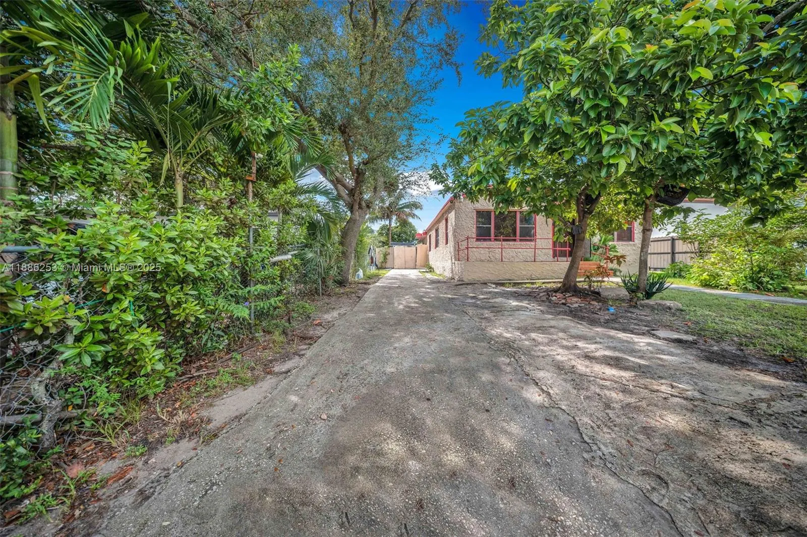 140 NW 49th St