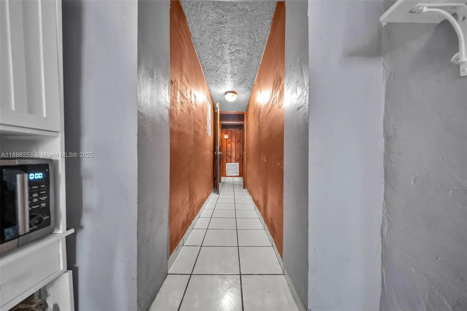 140 NW 49th St