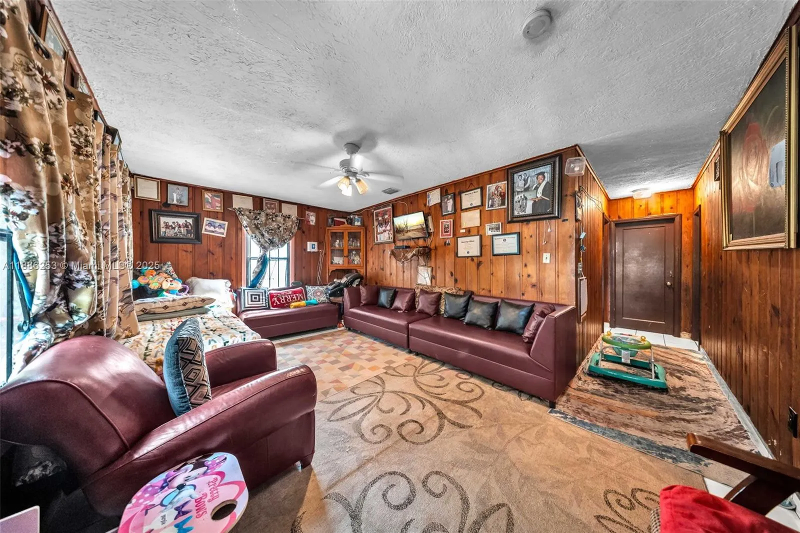 140 NW 49th St