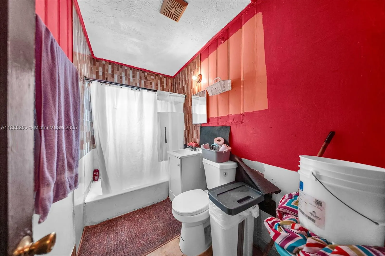 140 NW 49th St
