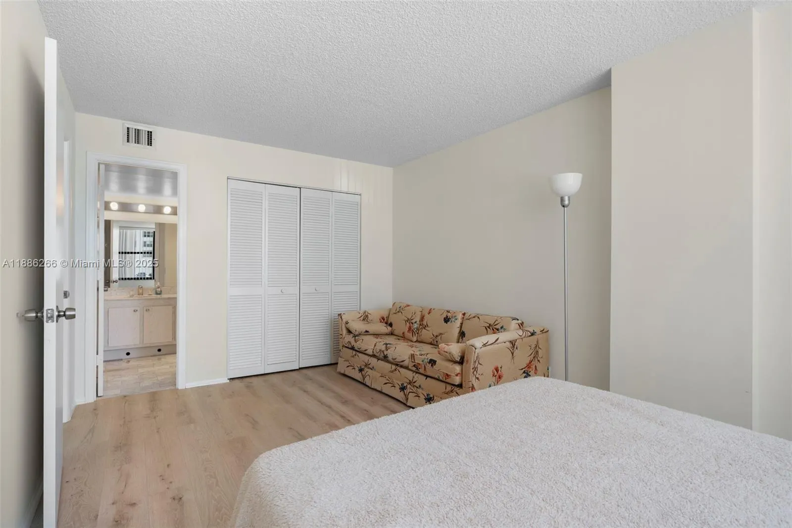 2401 S Ocean Dr, #304