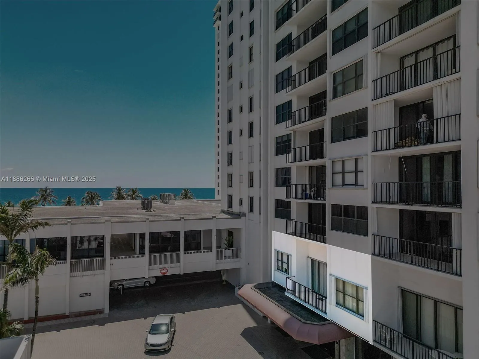 2401 S Ocean Dr, #304