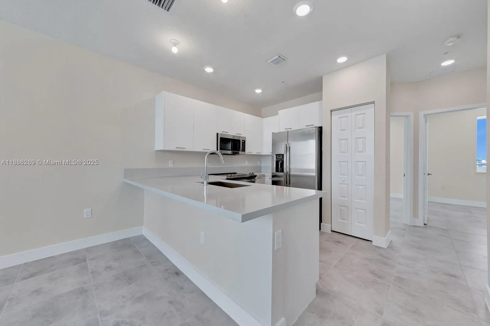 6420 NW 102nd Path, #303