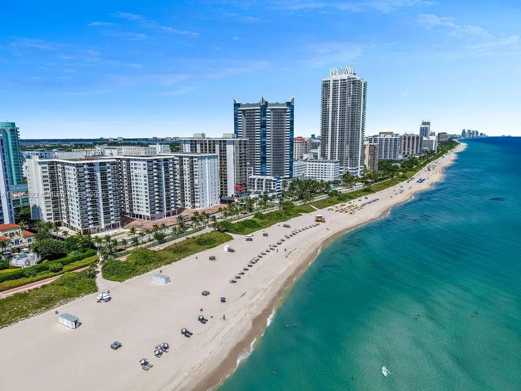 6039 Collins Ave, #1126