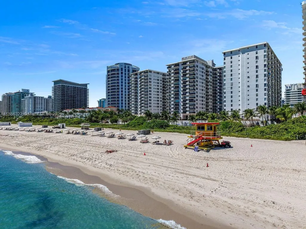 6039 Collins Ave, #1126