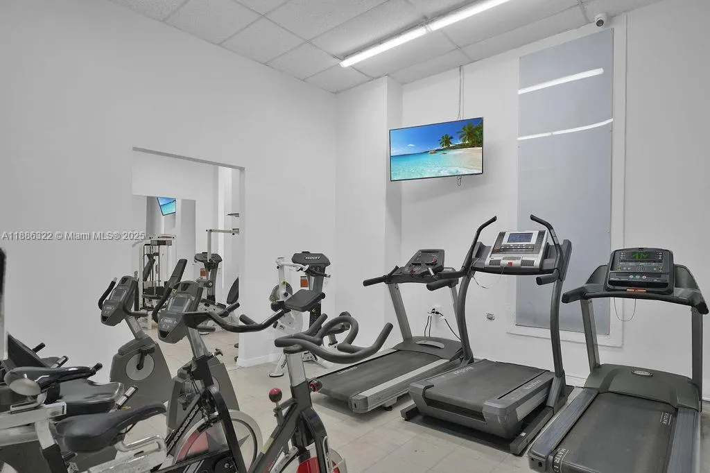 6039 Collins Ave, #1126