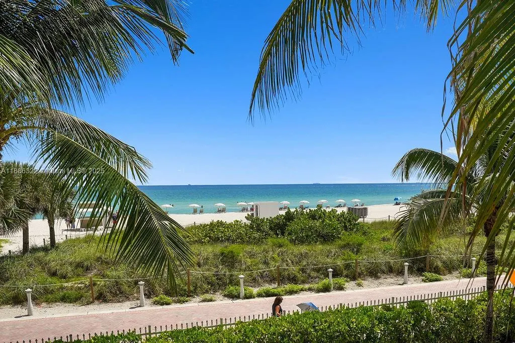 6039 Collins Ave, #1126