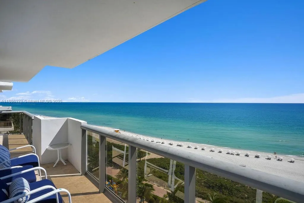 6039 Collins Ave, #1126