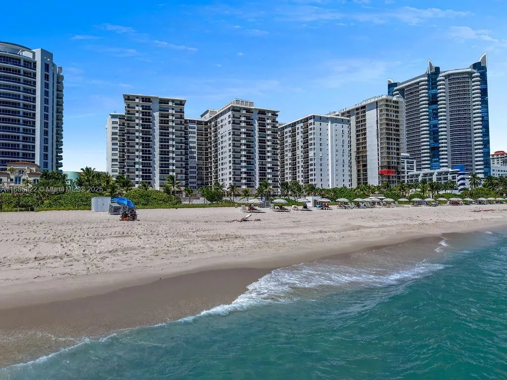 6039 Collins Ave, #1126