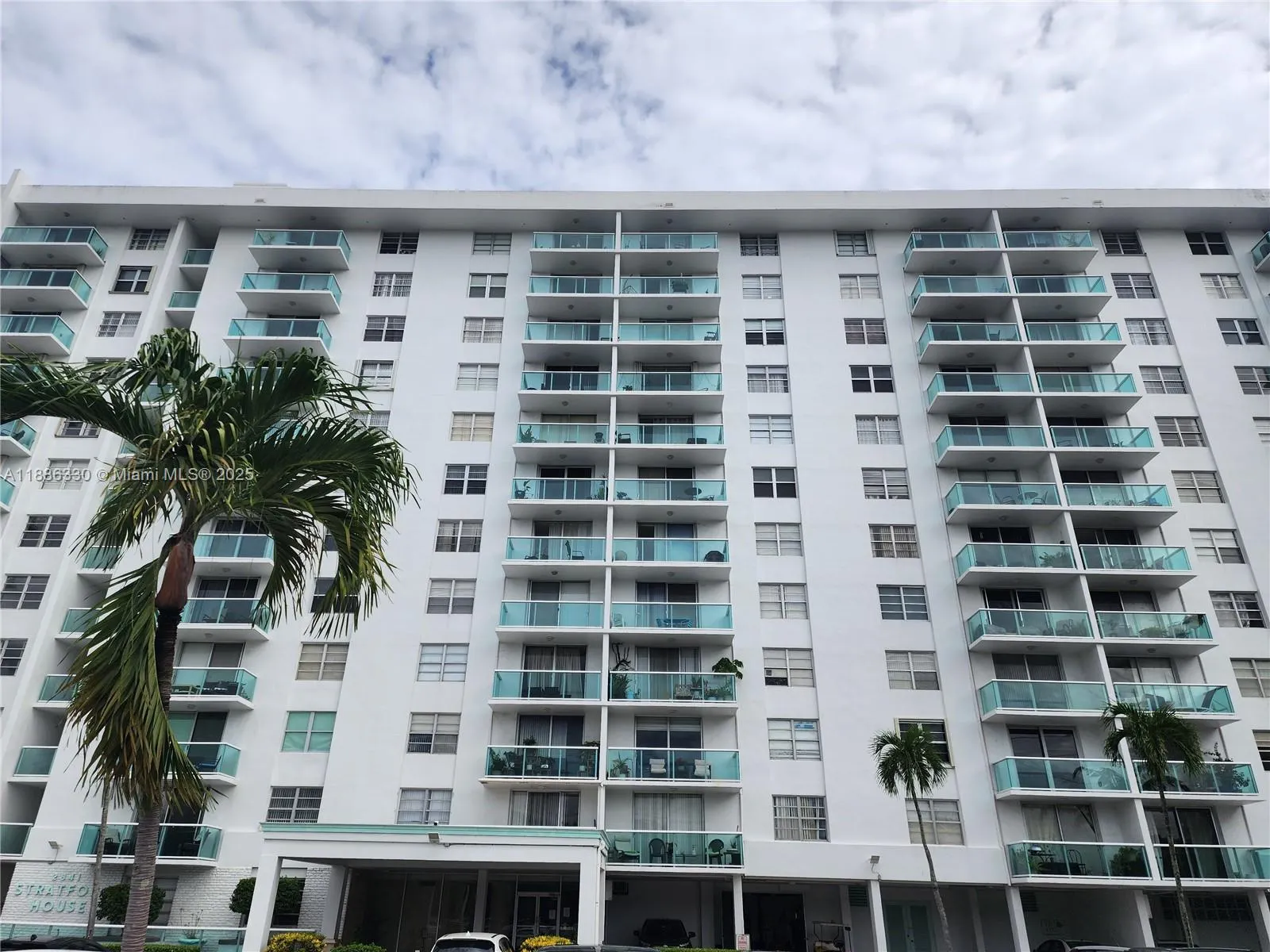 2841 NE 163rd St, #805