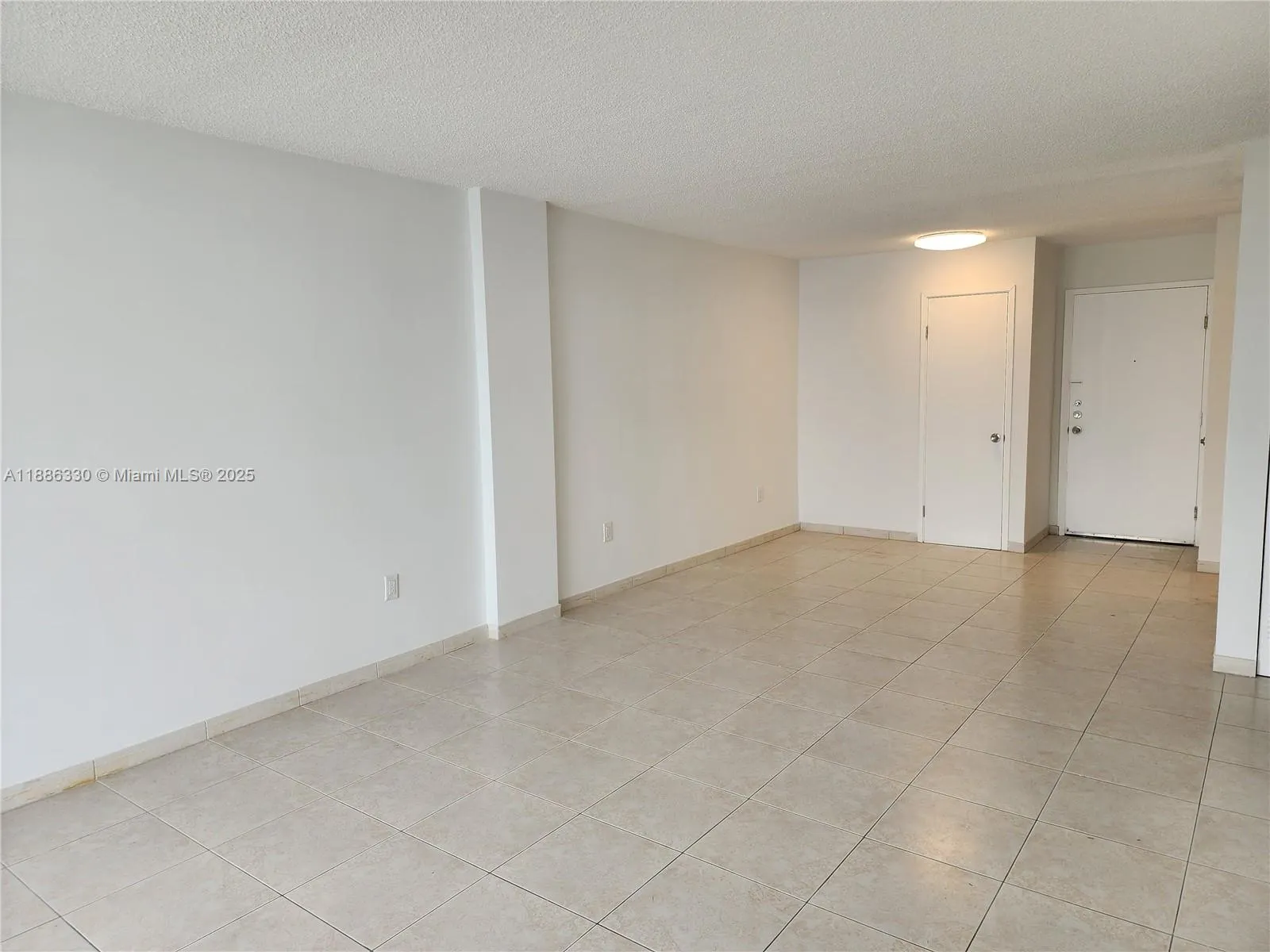 2841 NE 163rd St, #805