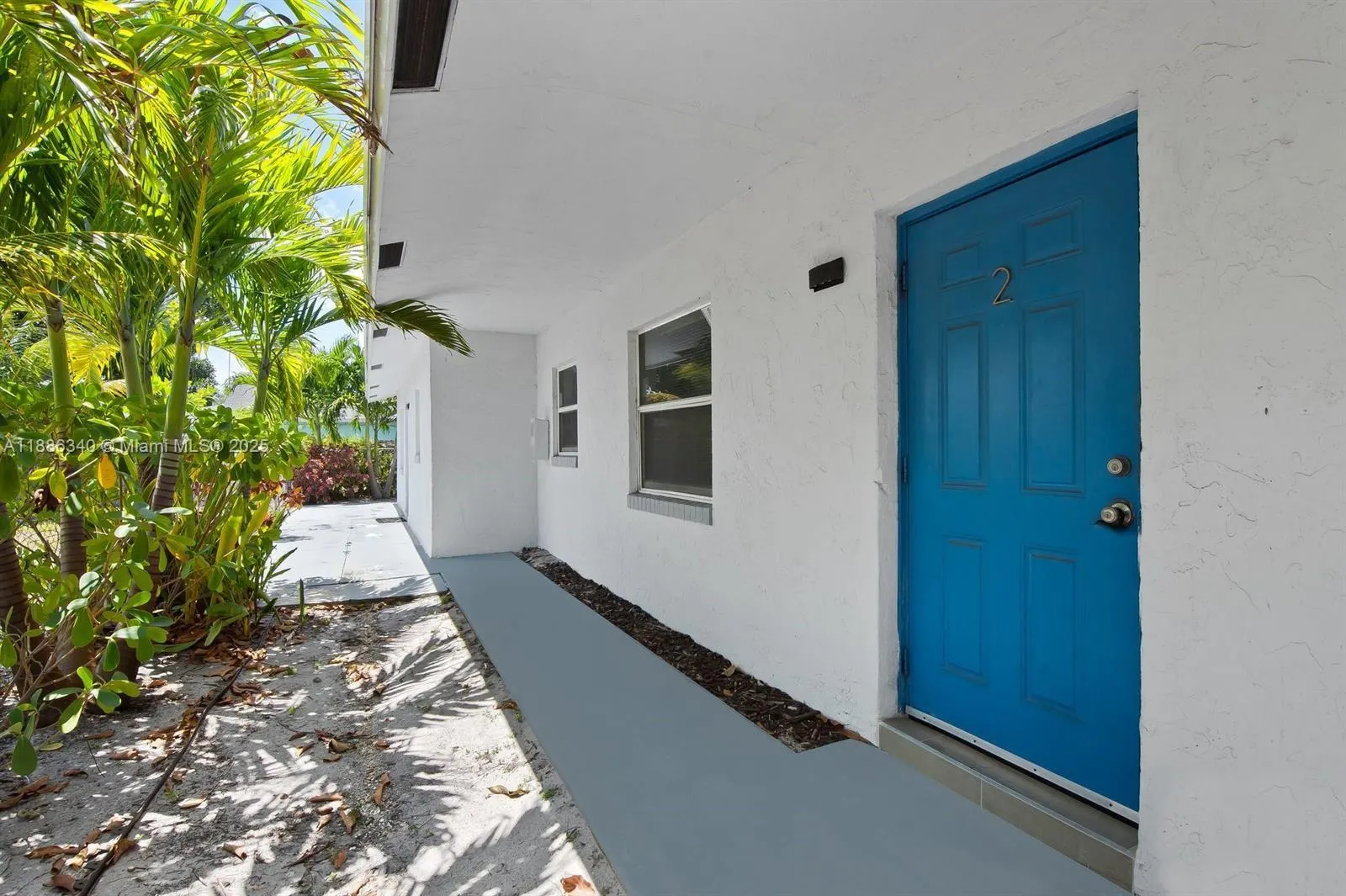 1109 NE 6th Ave, #2