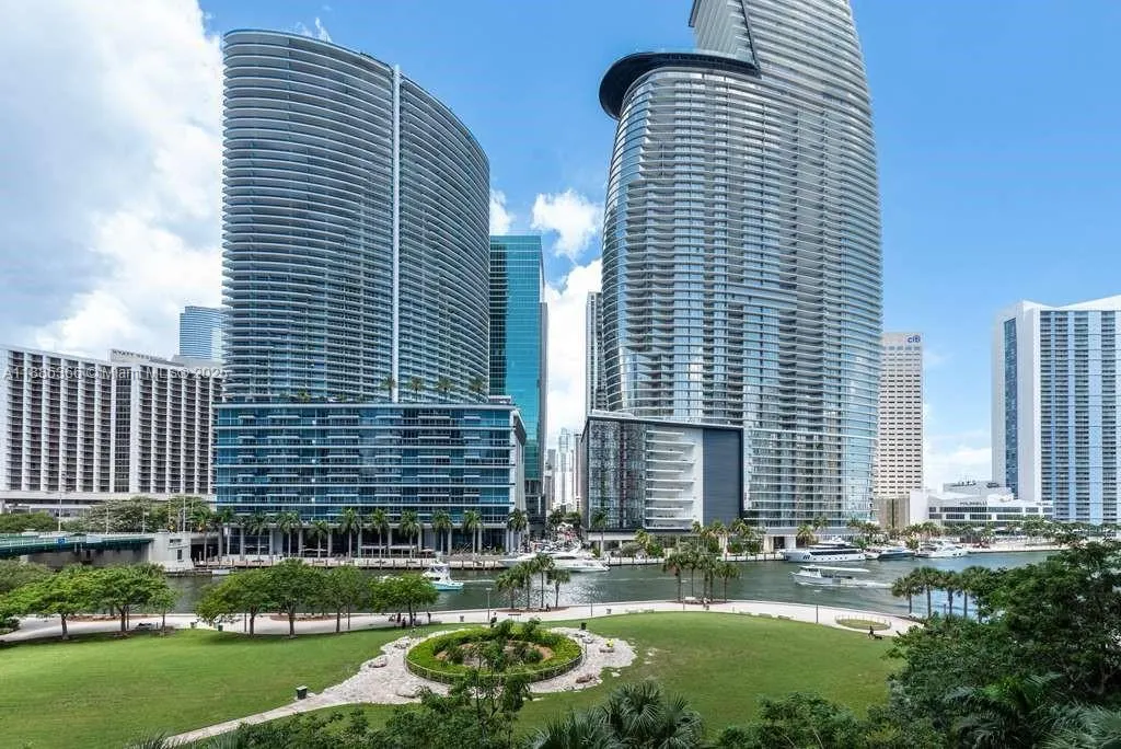475 Brickell Ave, #514