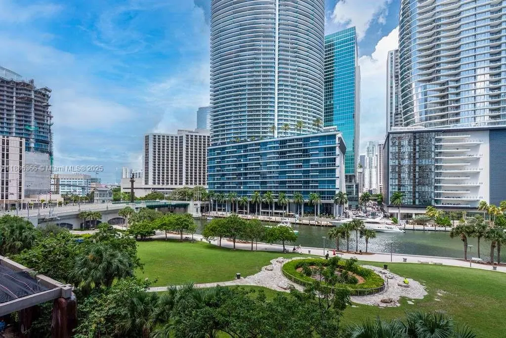 475 Brickell Ave, #514