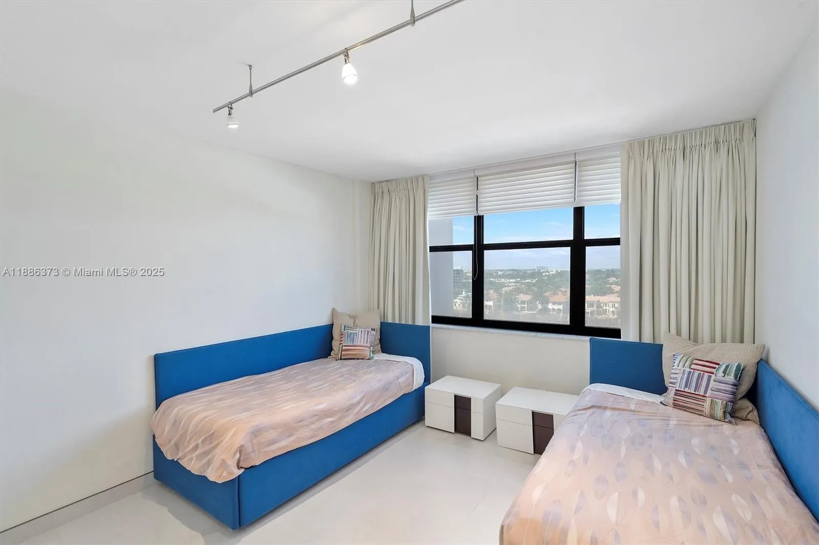 2401 S Ocean Dr, #905