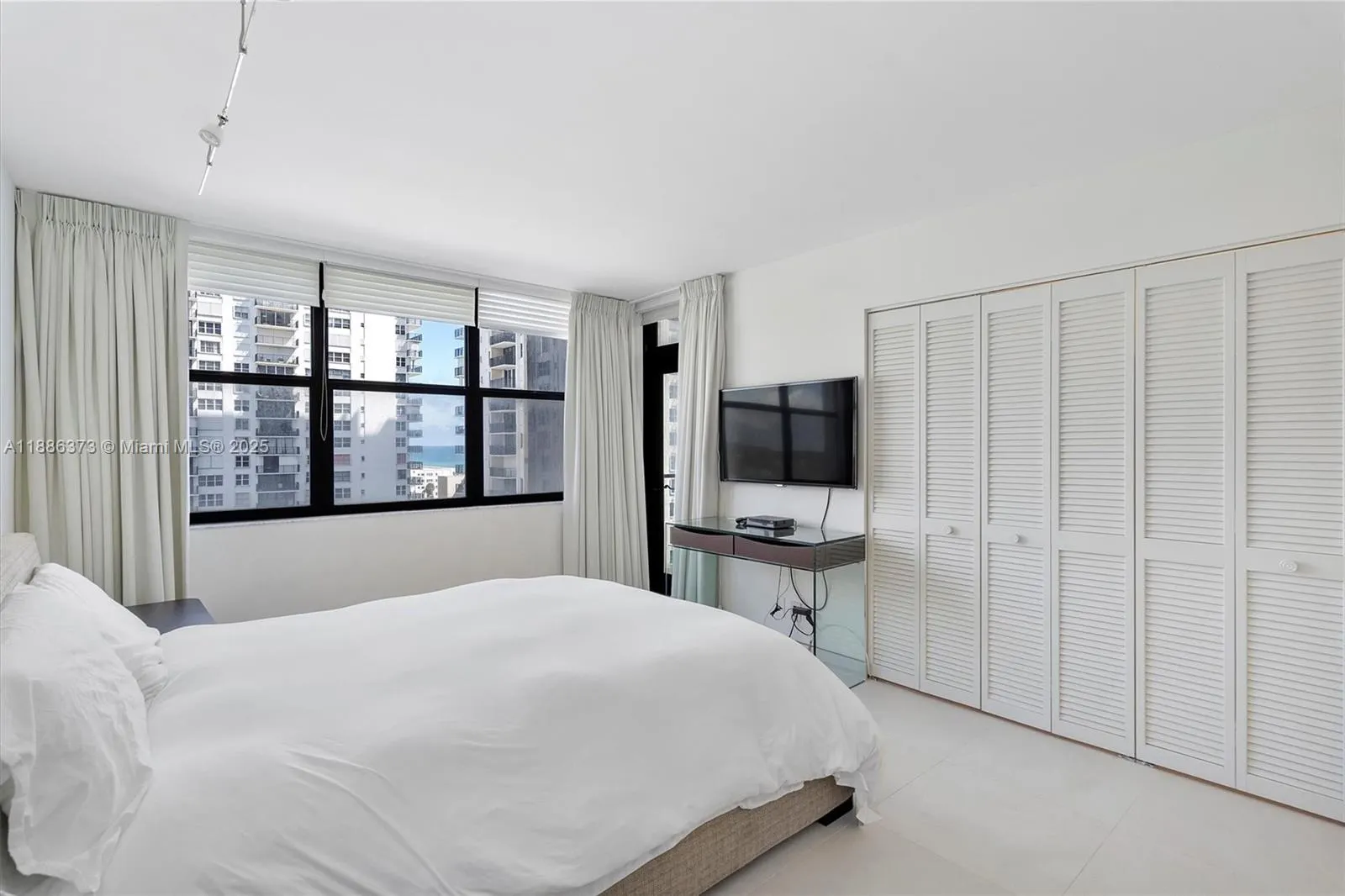 2401 S Ocean Dr, #905