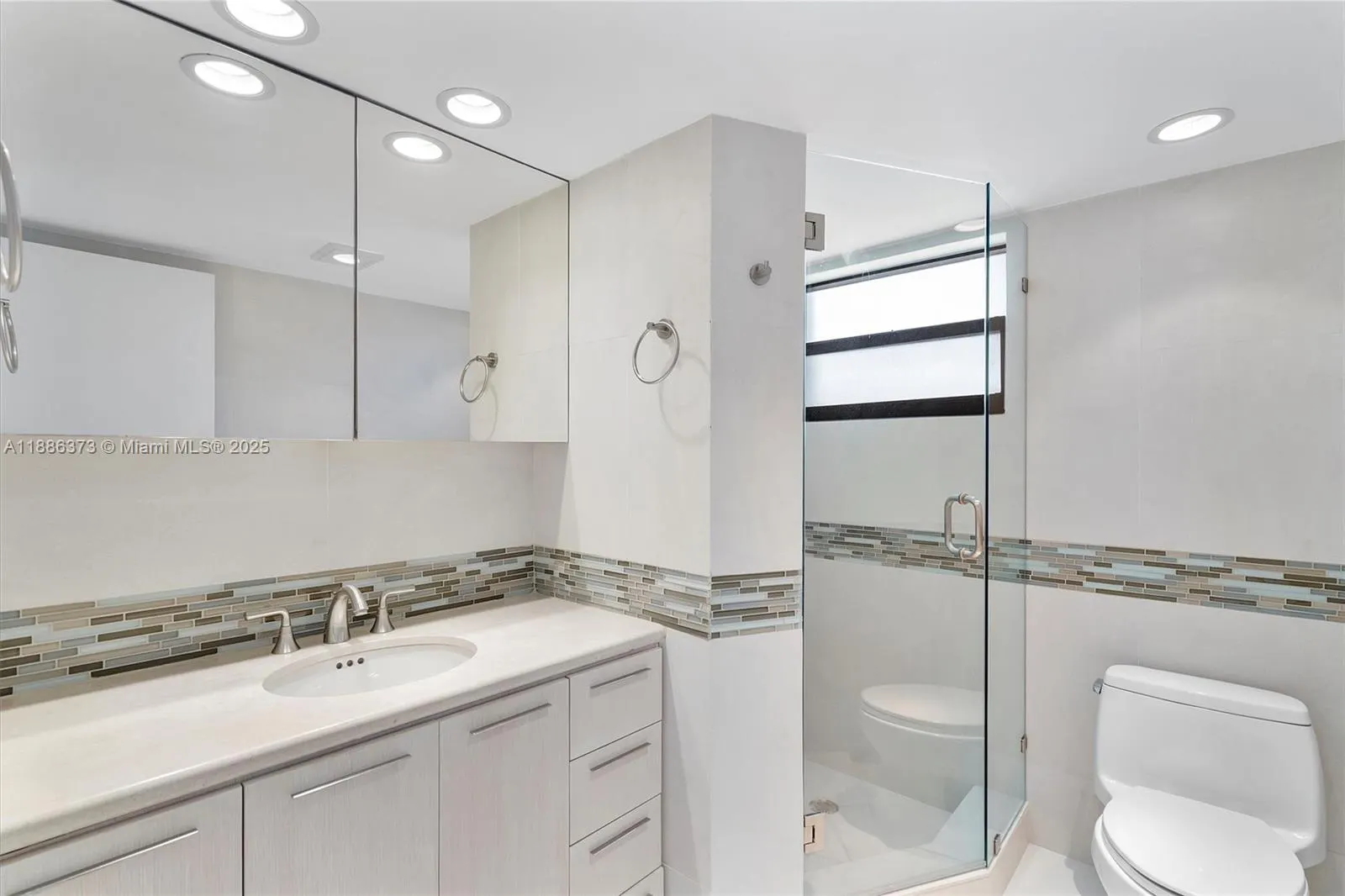 2401 S Ocean Dr, #905