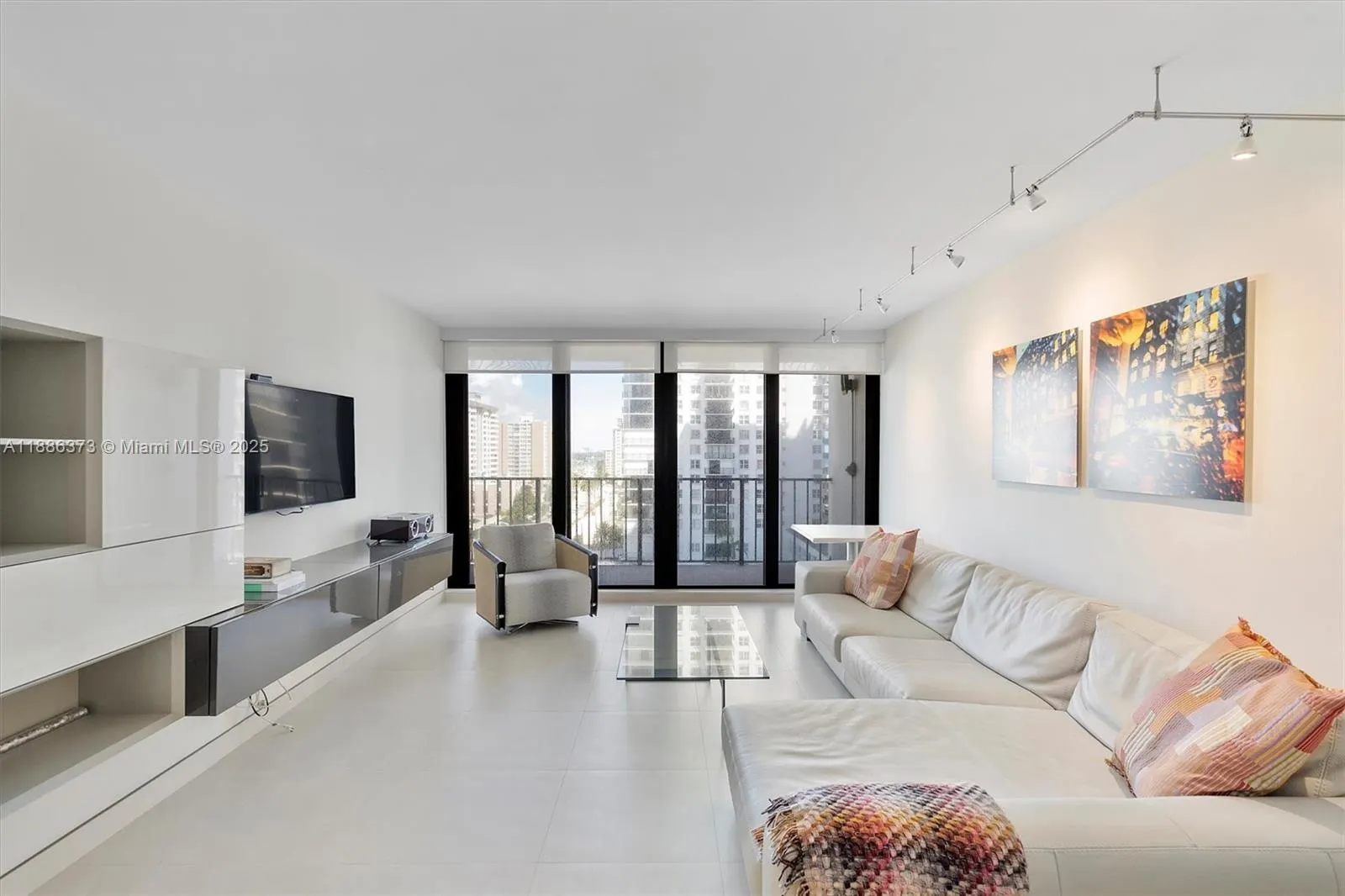 2401 S Ocean Dr, #905