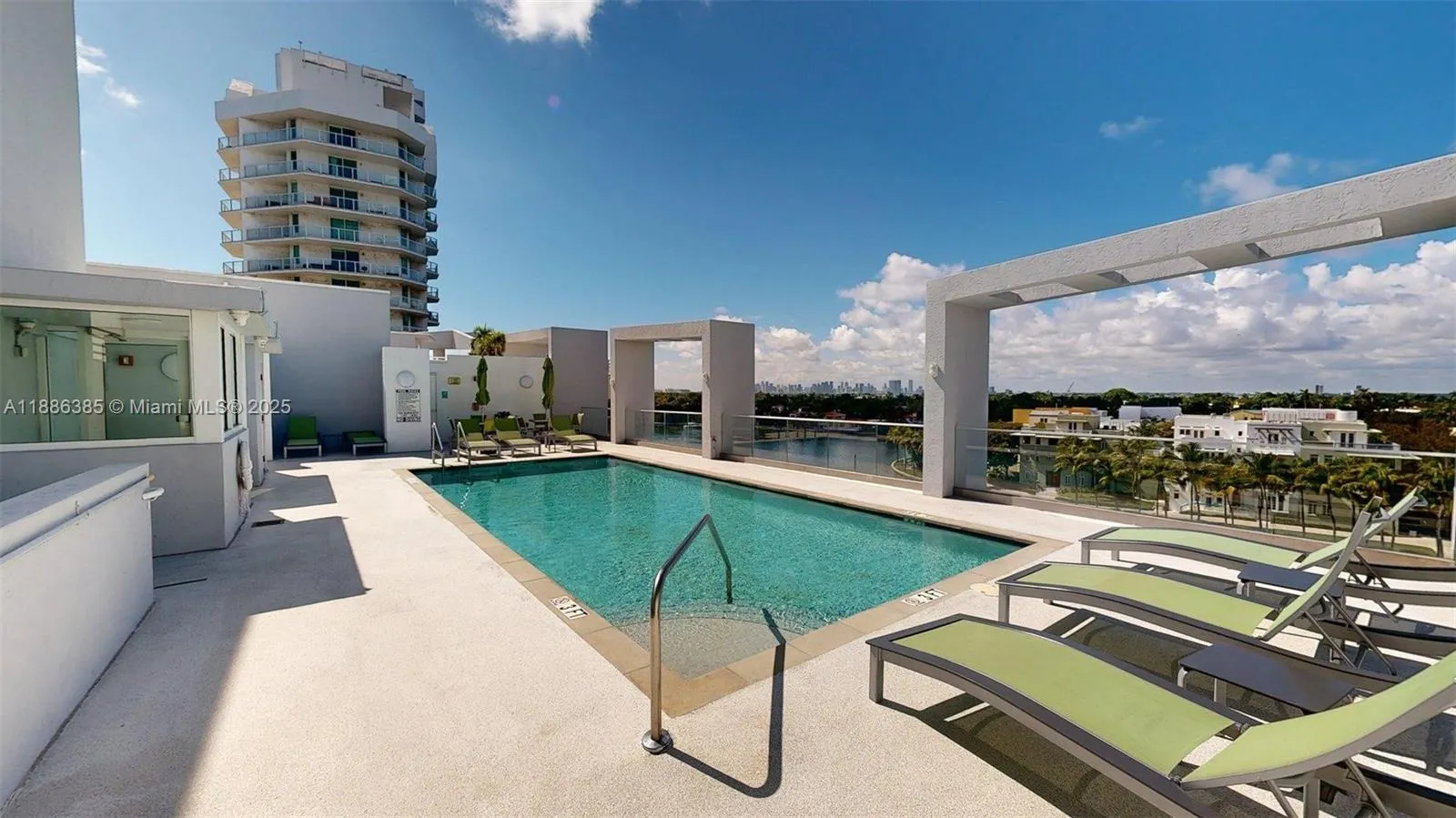 5970 Indian Creek Dr, #PH-4