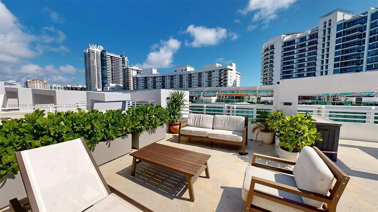 5970 Indian Creek Dr, #PH-4