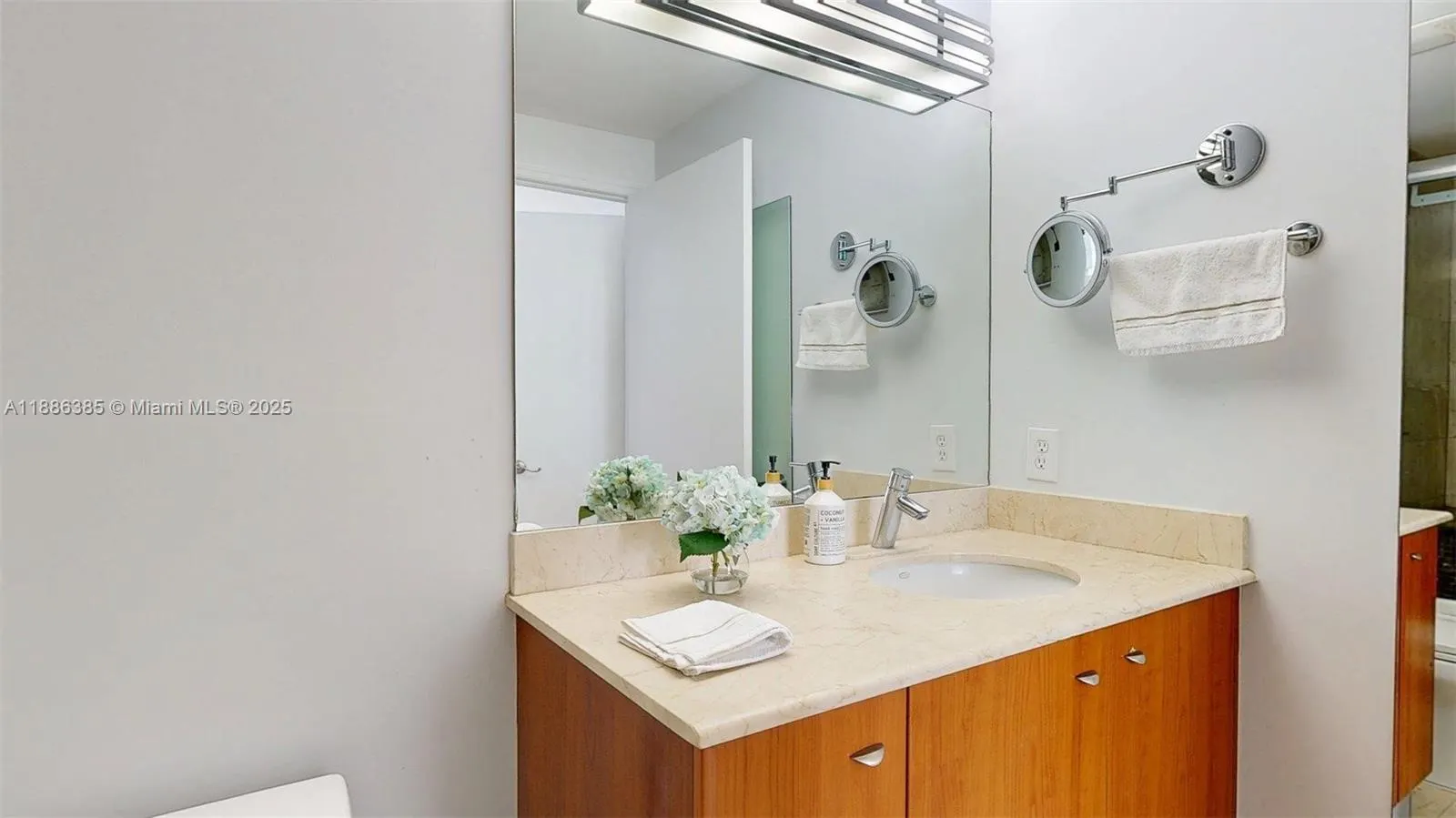 5970 Indian Creek Dr, #PH-4