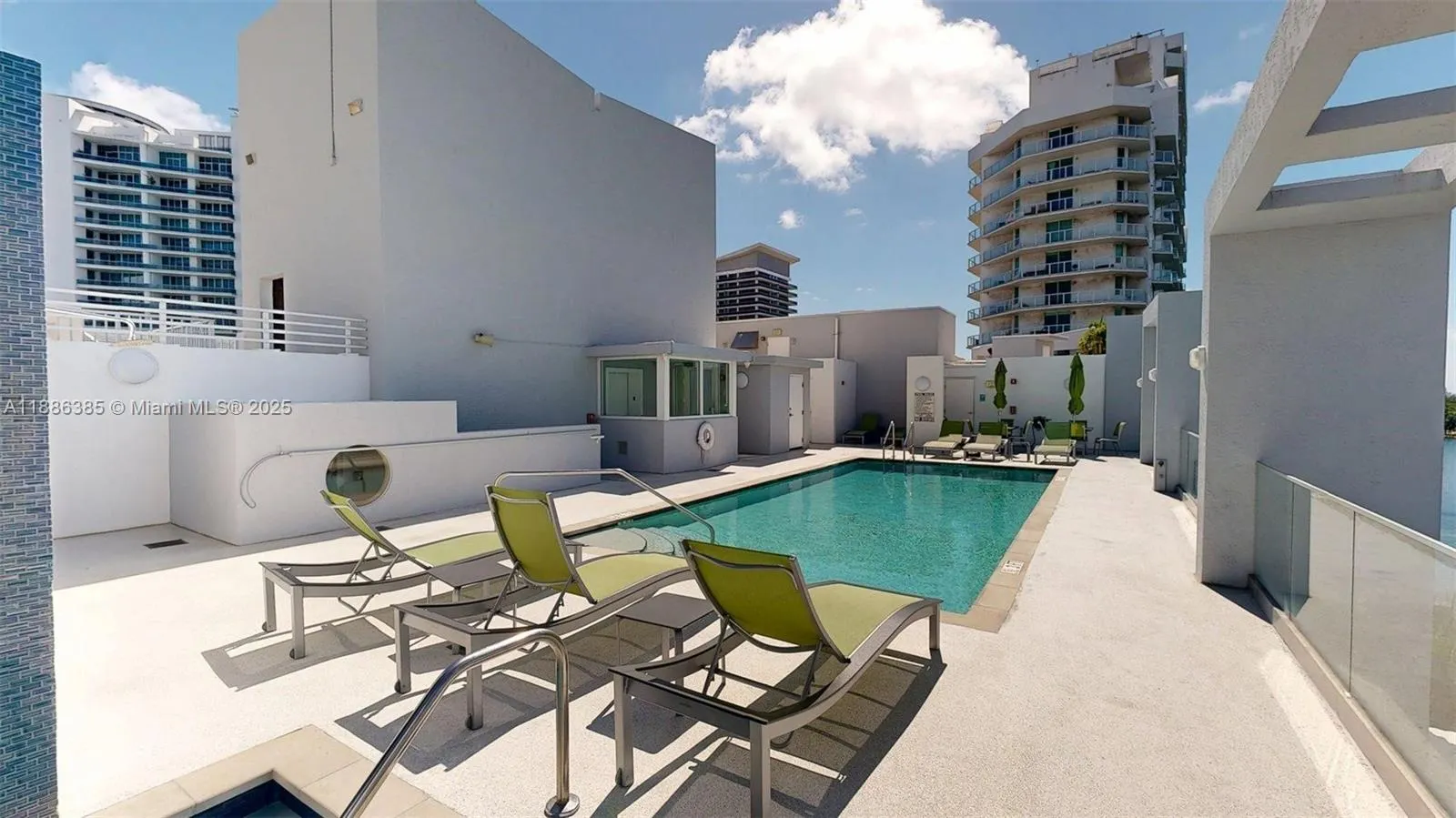 5970 Indian Creek Dr, #PH-4