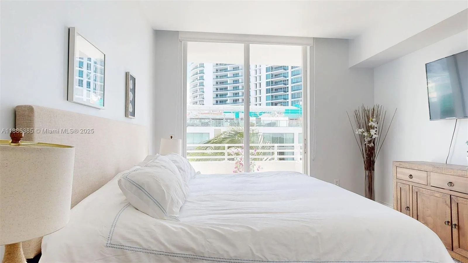 5970 Indian Creek Dr, #PH-4