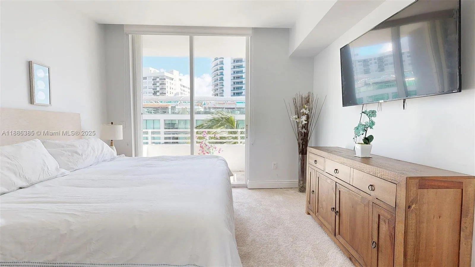 5970 Indian Creek Dr, #PH-4