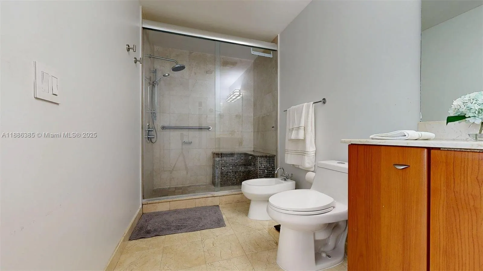 5970 Indian Creek Dr, #PH-4