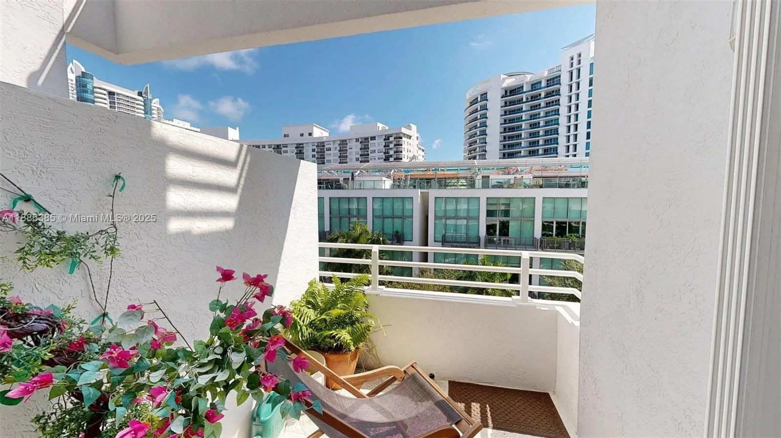 5970 Indian Creek Dr, #PH-4